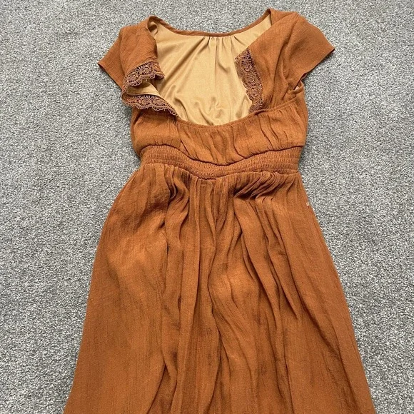 Charming Kids Dress in Warm Brown - Picture 2 of 10